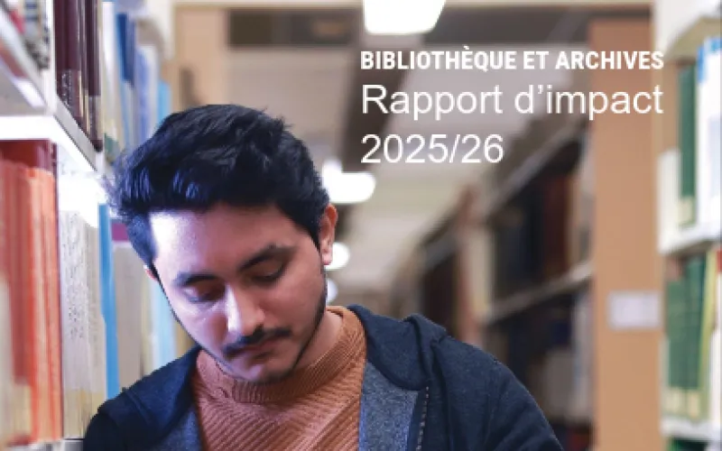 Couverture du rapport, représentant un homme en train de consulter un livre